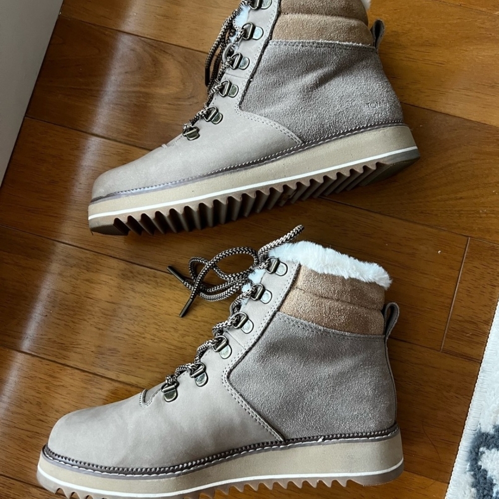 Toms Women's Tan Ankle Boots with White Trim